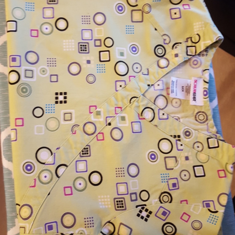 Scrub top - Picture 2 of 2